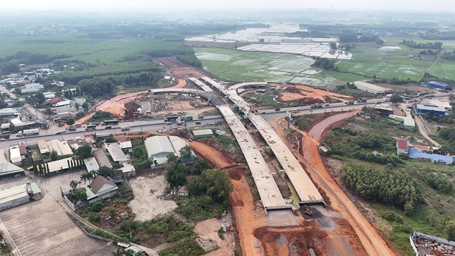 Toàn cảnh công trường nút giao nghìn tỷ nối cao tốc với sân bay Long Thành ảnh 2