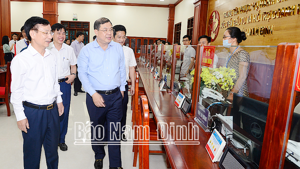 The Provincial Party Secretary and the Provincial People's Committee Chairman inspected the activities of the Provincial Center for Public Administration Services, Investment Promotion and Business Support.