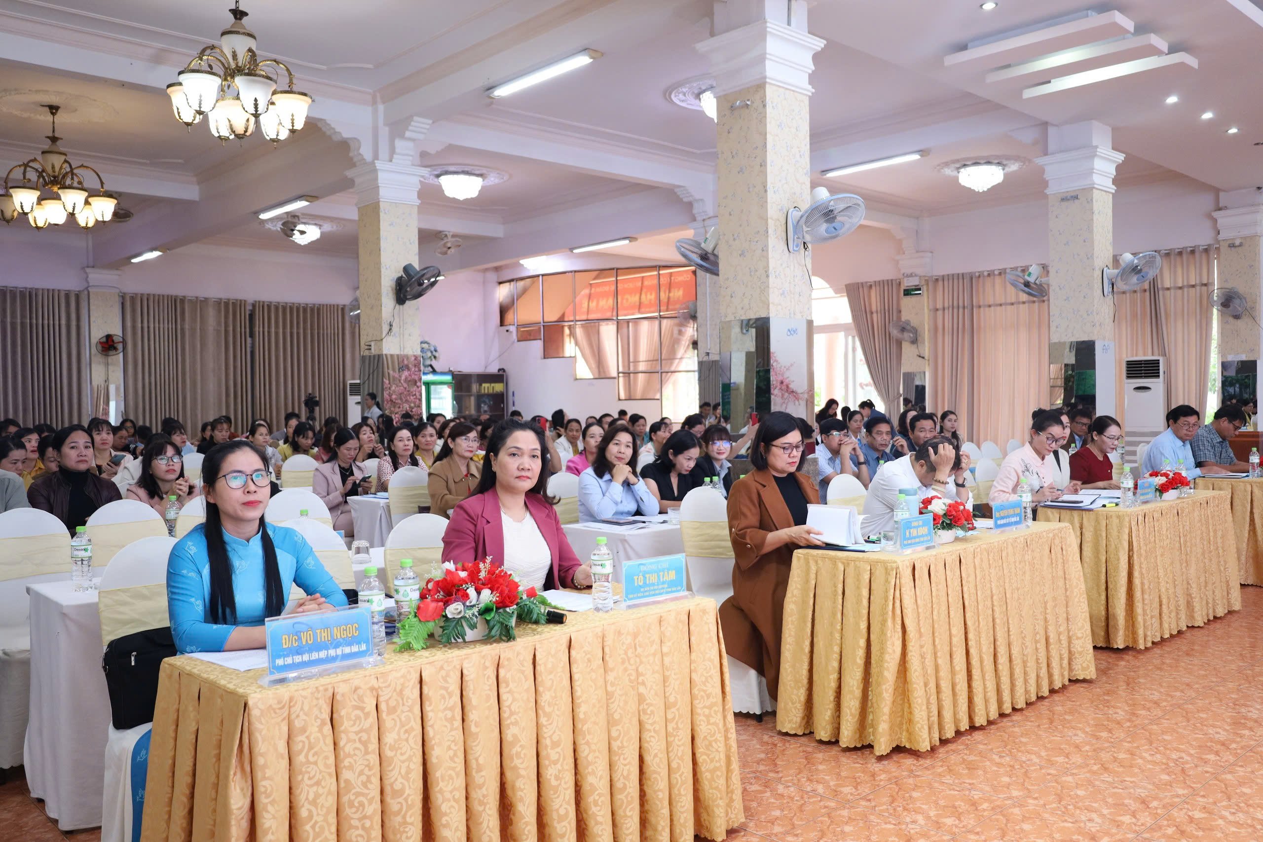 少数民族地域における少数民族女性の安全な出産と子どもの健康管理を支援する政策を効果的に実施する。