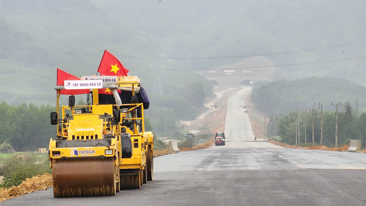 Bộ trưởng Bộ GTVT: Hoàn thành cao tốc Quảng Ngãi  - Hoài Nhơn trong tháng 10/2025- Ảnh 2.