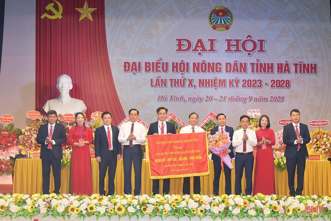 Création de l'Association des agriculteurs de Ha Tinh « Solidarité - Coopération - Innovation - Développement »