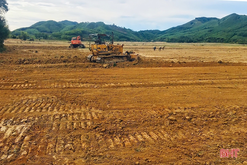 The first commune in the mountainous district of Vu Quang to implement land consolidation and plot exchange