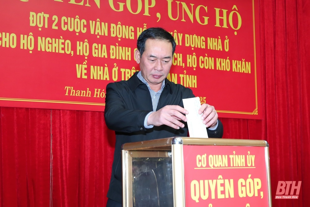 Thanh Hoa Provincial Party Committee donated and supported the second phase of the Campaign to support housing construction for poor households, policy households, and households with housing difficulties.