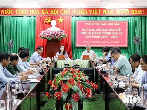 Meeting of the Steering Committee for the arrangement of commune-level administrative units in the period 2023 - 2025 in Phan Rang - Thap Cham City