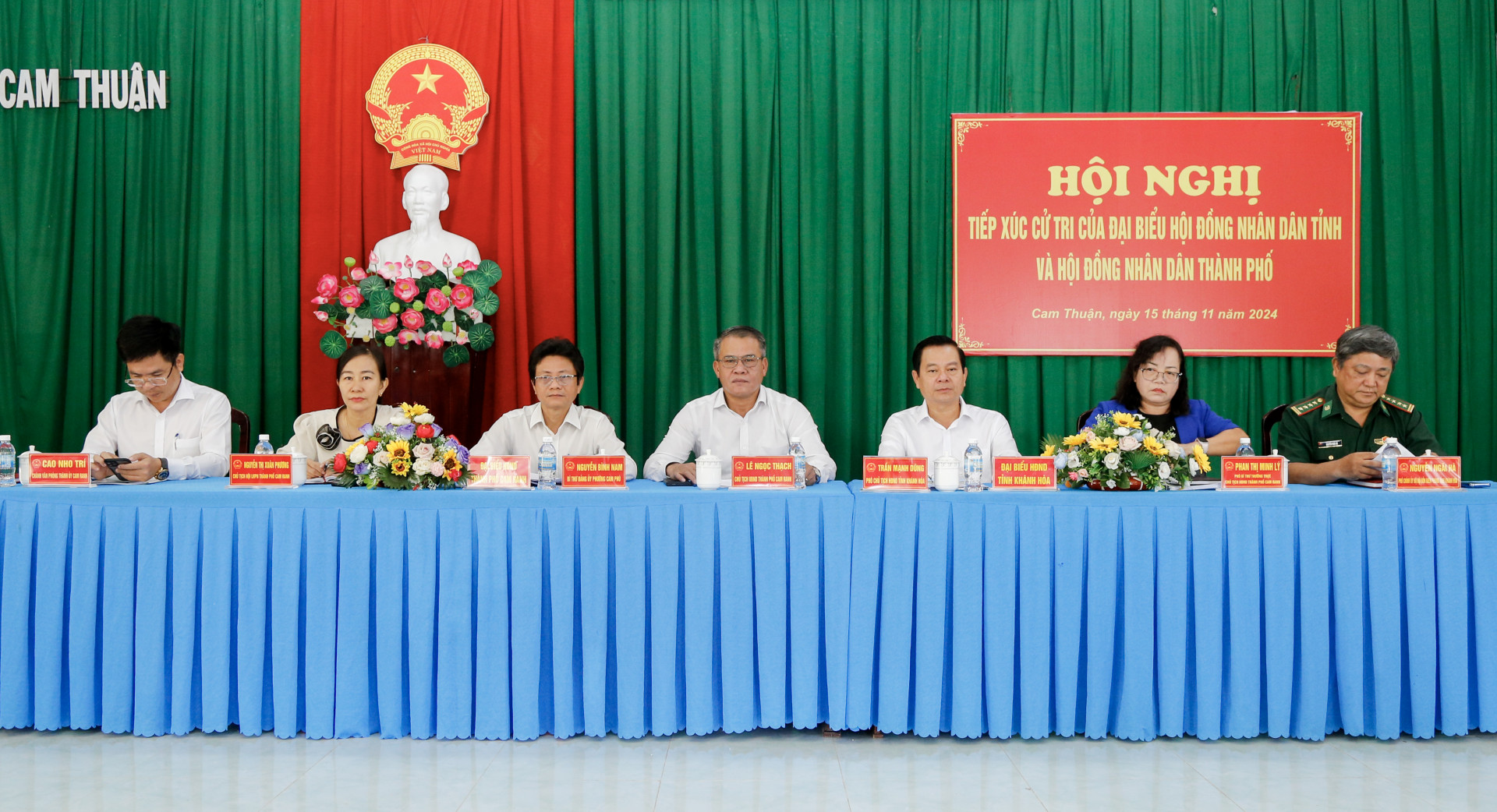 Các vị đại biểu HĐND tỉnh, đại biểu HĐND TP. Cam Ranh tiếp xúc cử tri 2 phường Cam Thuận, Cam Phú