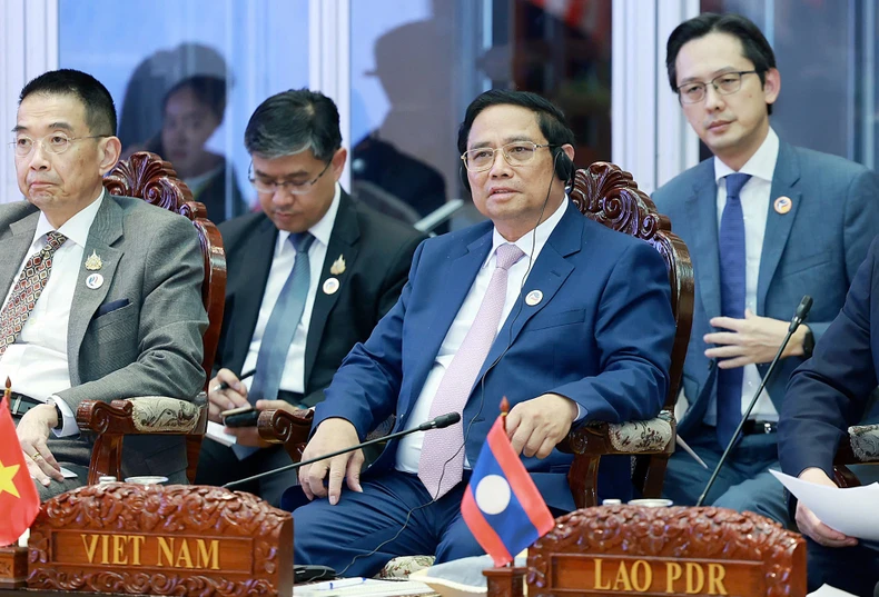 ファム・ミン・チン首相がASEAN青年代表との対話に出席。（写真：ニャット・バック/VGP）