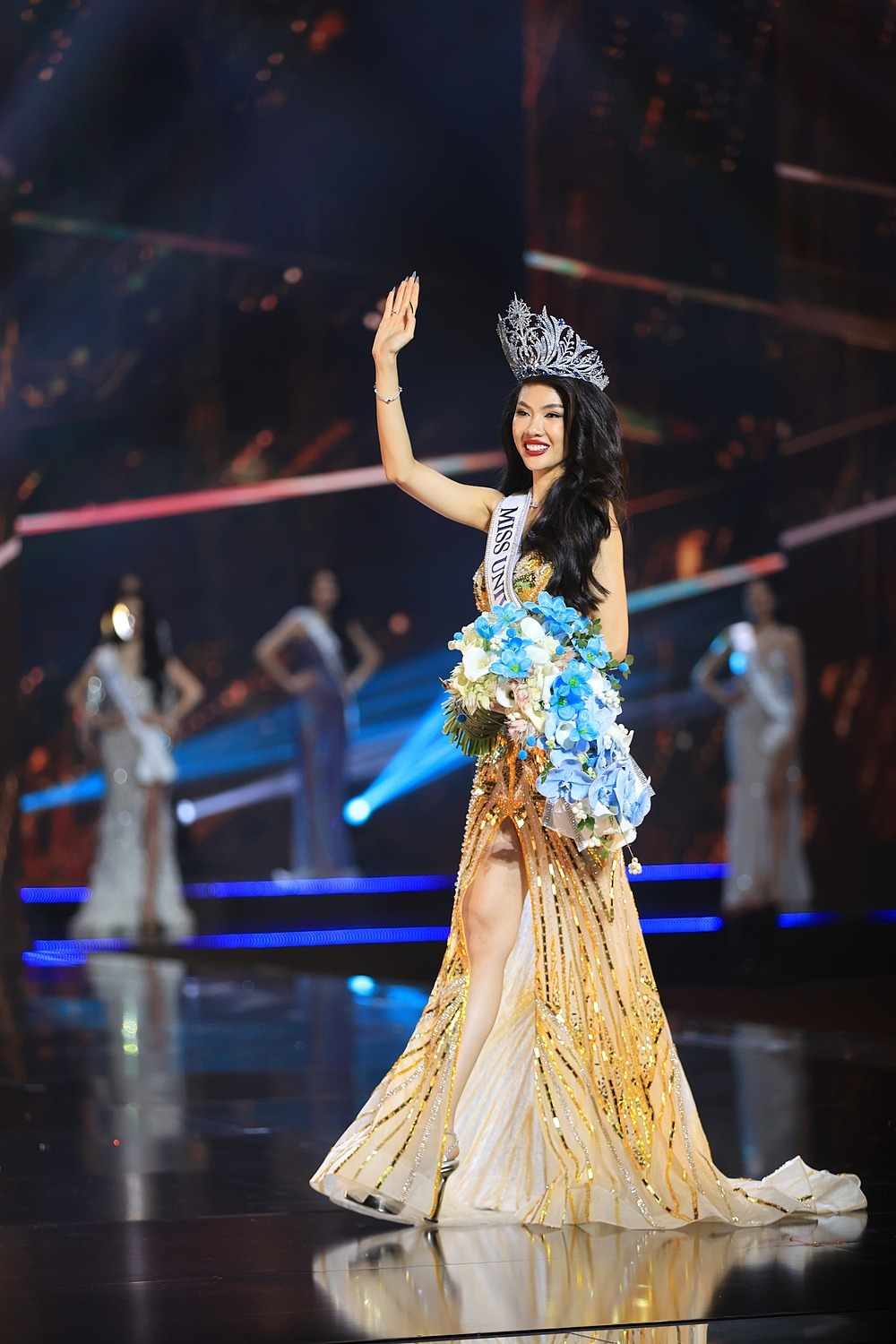 Bui Quynh Hoa couronnée Miss Univers Vietnam 2023