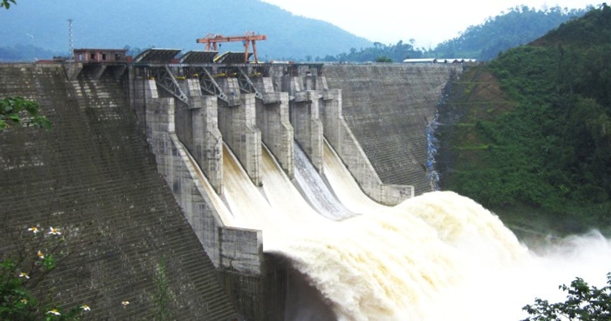 Dak Mi 4 Hydropower Plant operates to lower the lake water level from 7:00 p.m. tonight, November 11.