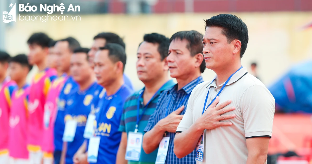 Approval of the policy of increasing support spending to retain coaches of the Song Lam Nghe An youth football academy