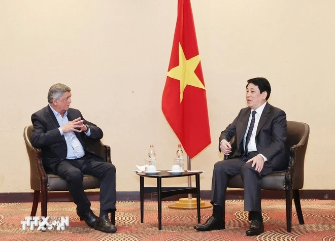 President Luong Cuong received Chairman of the Communist Party of Chile Lautaro Carmona Soto on the afternoon of November 10, 2024 (local time). (Photo: Lam Khanh/VNA)