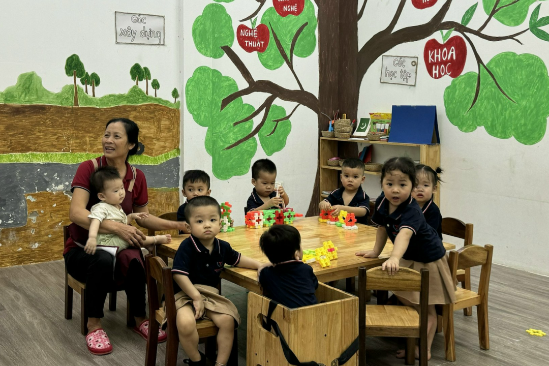 Unterricht für Arbeiterkinder im Bao Minh Industriepark. Foto: Linh Chi 