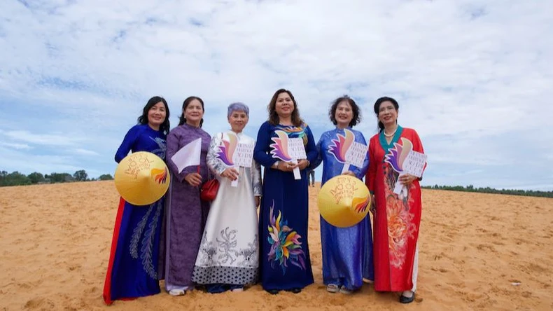 Das Erbe der Ao Dai trägt zur Förderung der Kultur und des Tourismus in Binh Thuan bei. Foto 2