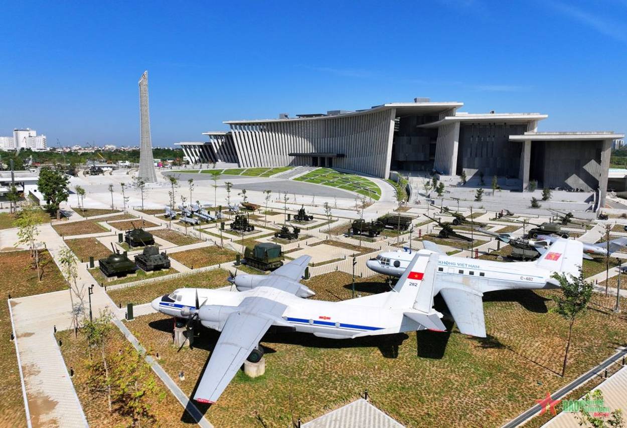 The exterior display area of ​​the Vietnam Military History Museum