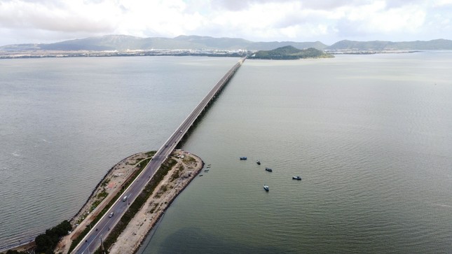 El principal puente marítimo de Vietnam está a punto de ser probado, foto 2