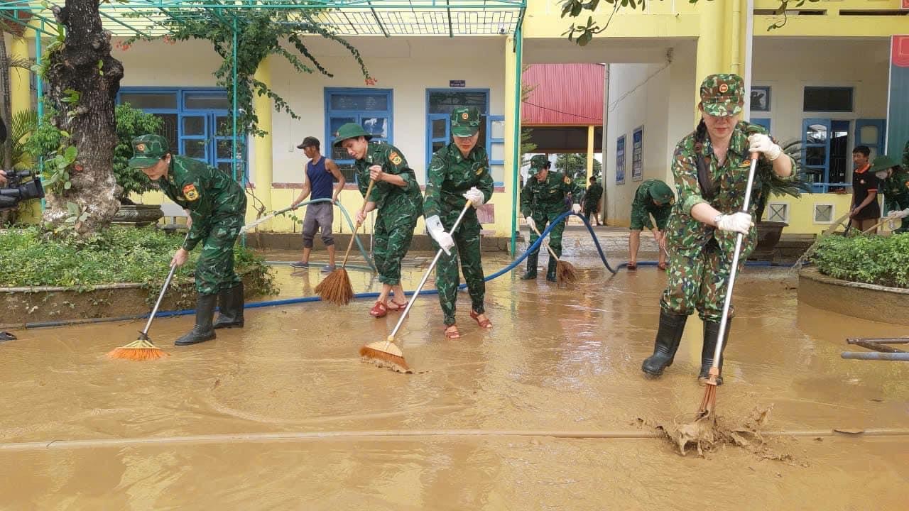 “មជ្ឈមណ្ឌលទឹកជំនន់” Quang Binh លិចក្នុងភក់រូបថត ៤