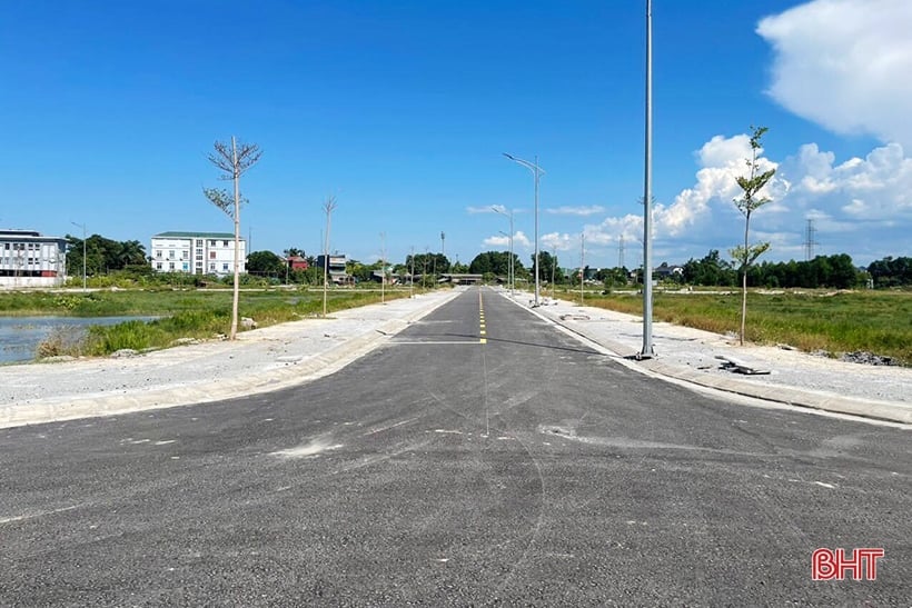 La ciudad de Ha Tinh promueve subastas de terrenos y aumenta recursos para inversión en infraestructura urbana