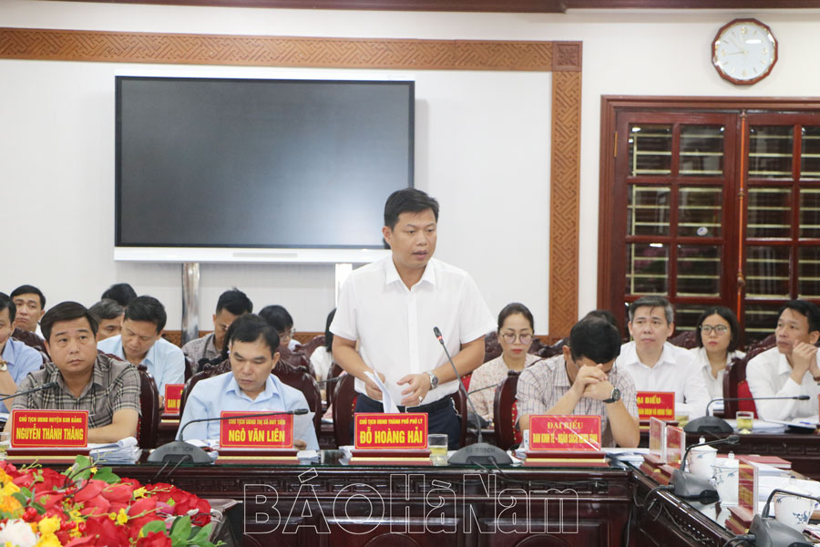 The Provincial People's Committee discussed the contents to be submitted to the Provincial People's Council at the regular meeting in 2024.