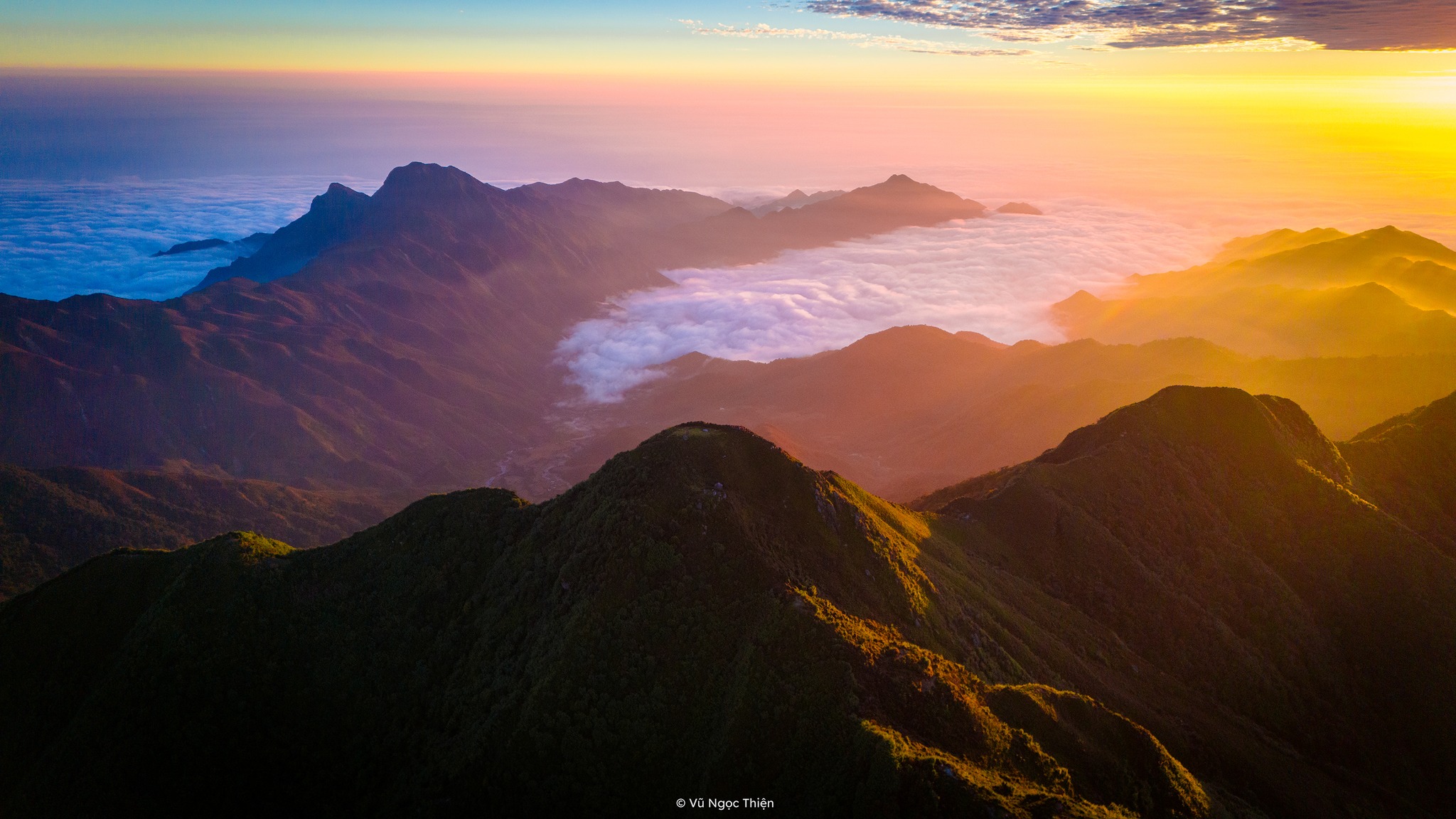 Conquistando el pico de nubes Lung Cung en el corazón del Noroeste