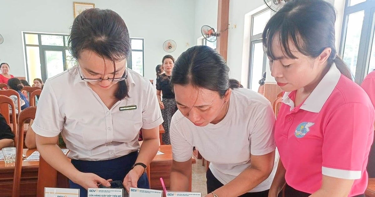 Mujeres de Nui Thanh con el modelo de “Gestión de asociaciones sin papel”