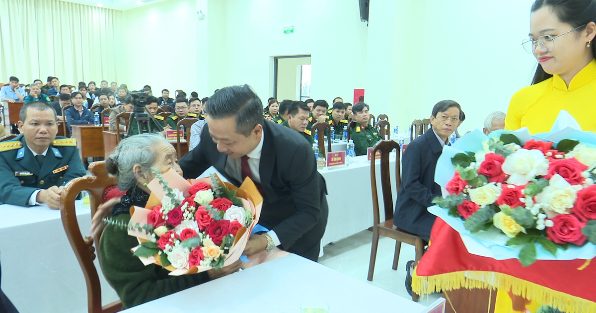 Dai Loc se réunit pour célébrer le 80e anniversaire de la fondation de l'armée vietnamienne