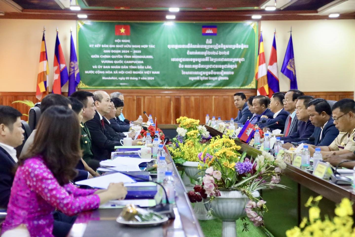 Signature d'un protocole d'accord d'amitié et de coopération entre les provinces de Dak Lak et de Mondulkiri pour la période 2024-2025