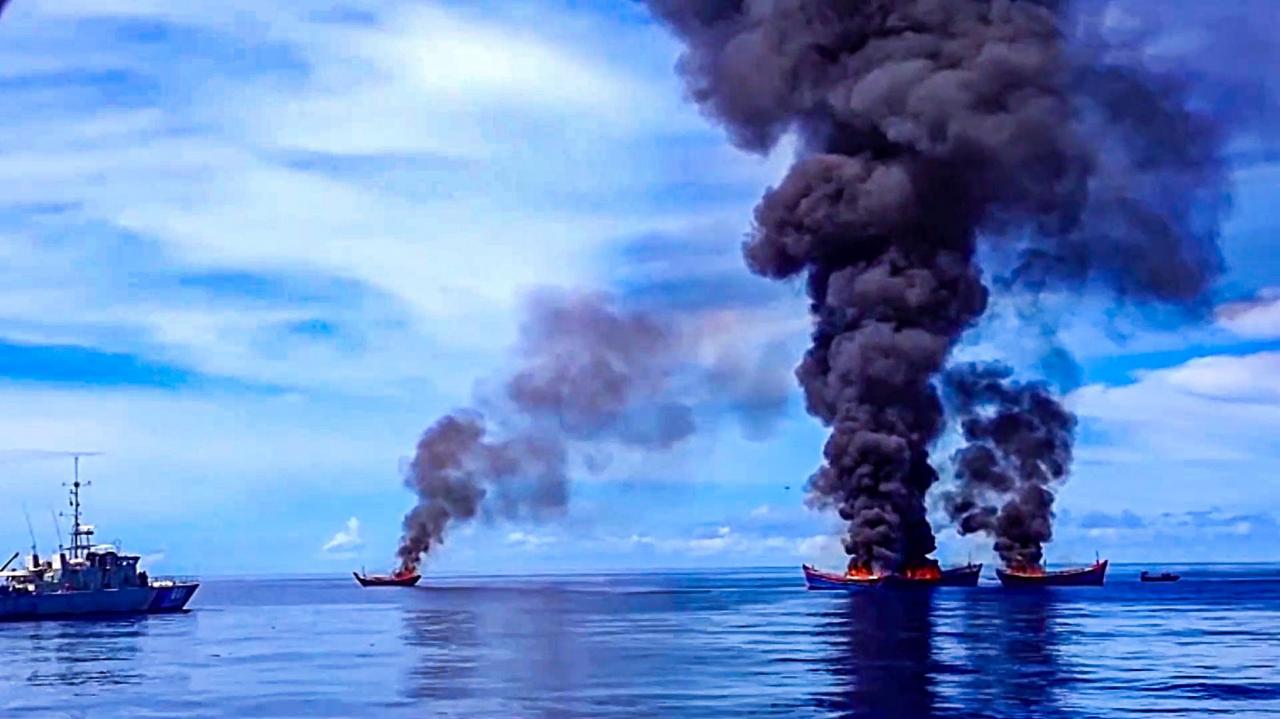 Buque pesquero con bandera extranjera destruido por dos países - anh-nl-1-.jpg