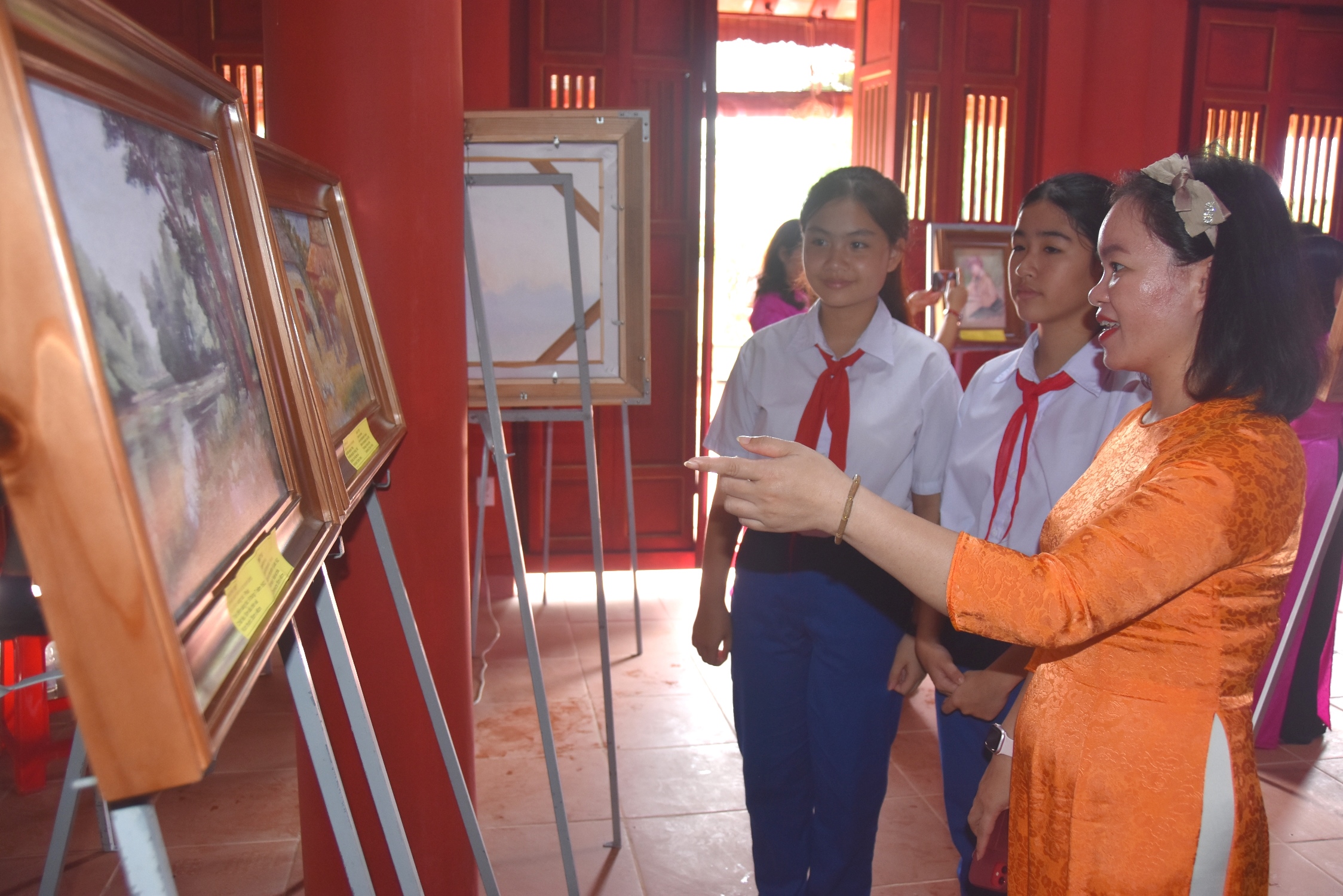 Ra mắt sách “Hàm Nghi: Hoàng đế lưu vong - nghệ sĩ ở Alger” và khai trương không gian trưng bày hiện vật, tư liệu về Vua Hàm Nghi, phong trào Cần Vương