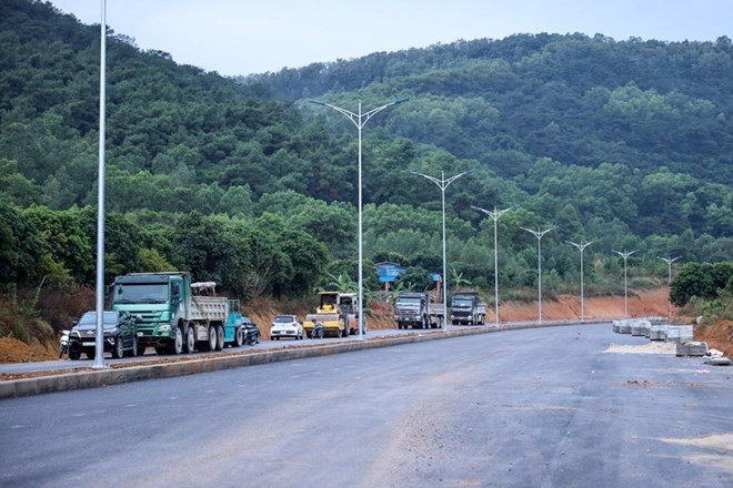 Vizepremierminister Tran Hong Ha leitet die Renovierung und Modernisierung der Nationalstraße 37 durch Hai Duong.