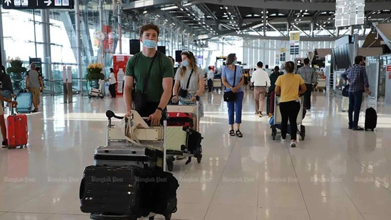 Pasajeros internacionales en el aeropuerto de Suvarnabhumi, Tailandia. (Foto: Bangkok Post)
