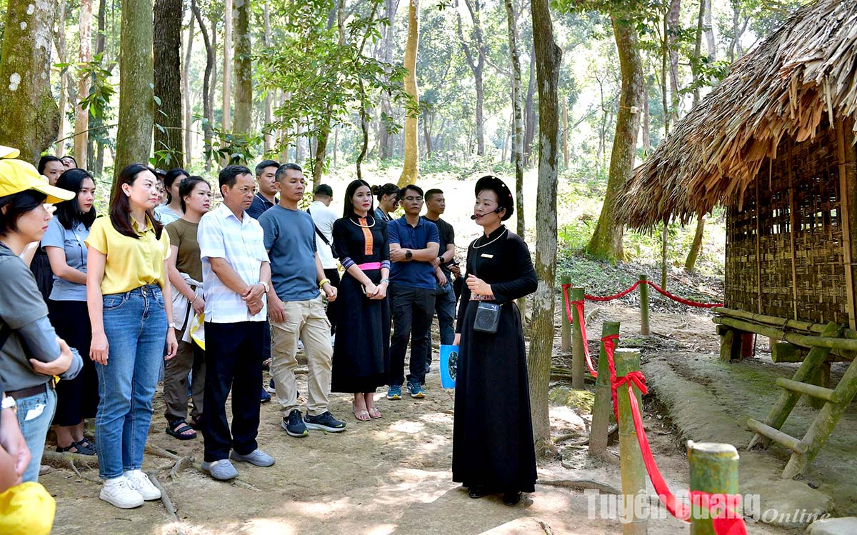 Ngành du lịch phục hồi sau lũ