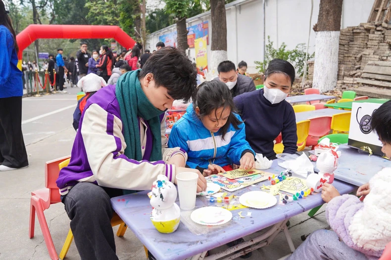 国立小児病院で何千人もの小児患者と過ごす暖かい旧正月休み（写真7）