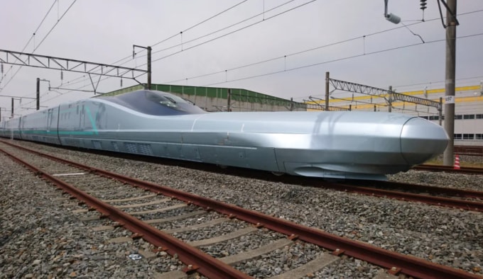 قطار ALFA-X التجريبي الياباني. الصورة: جونيور إيست