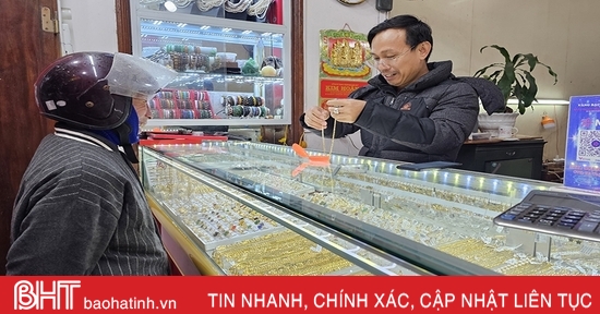 Áp tết, thị trường vàng ở Hà Tĩnh vẫn kém sôi động