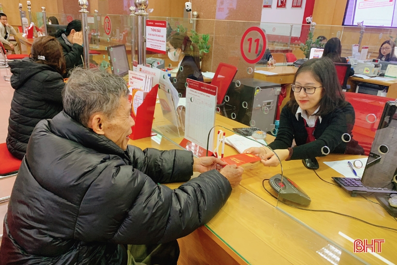 La sucursal de Agribank Ha Tinh tiene un desempeño comercial impresionante y ganó el tercer premio en todo el sistema.