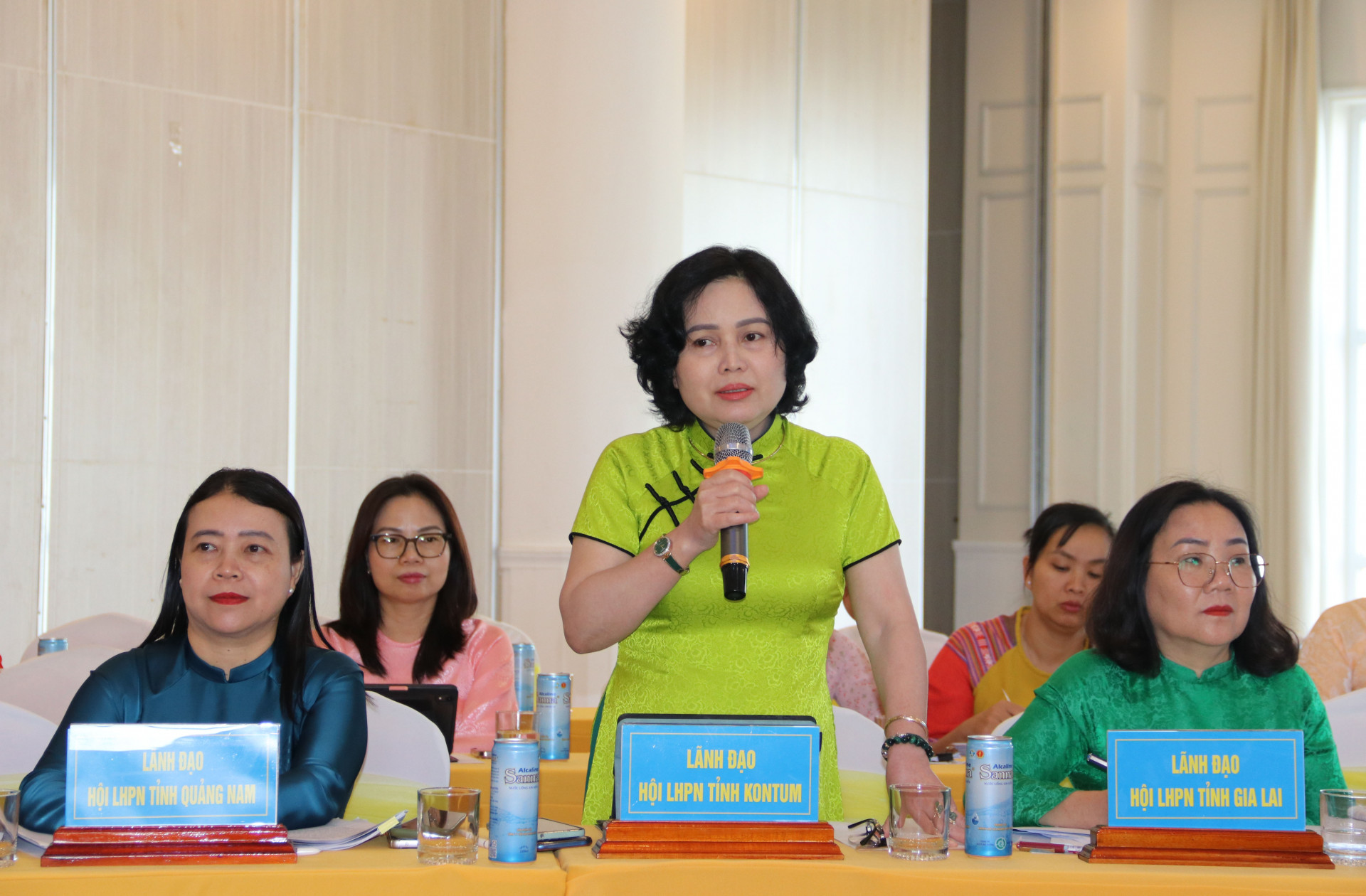 ตัวแทนผู้นำสหภาพสตรีจังหวัดร่วมแลกเปลี่ยนประสบการณ์และแนวทางปฏิบัติที่ดีในการดำเนินงานสหภาพและการเคลื่อนไหวของสตรี
