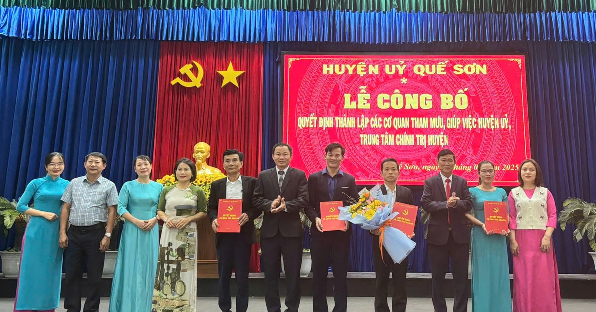 Quế Sơn công bố quyết định thành lập các cơ quan tham mưu, giúp việc Huyện ủy, Trung tâm Chính trị huyện