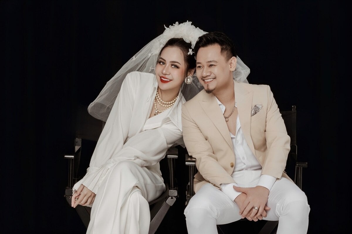 Unique wedding photos of musician Nguyen Duc Cuong and Vu Hanh Nguyen