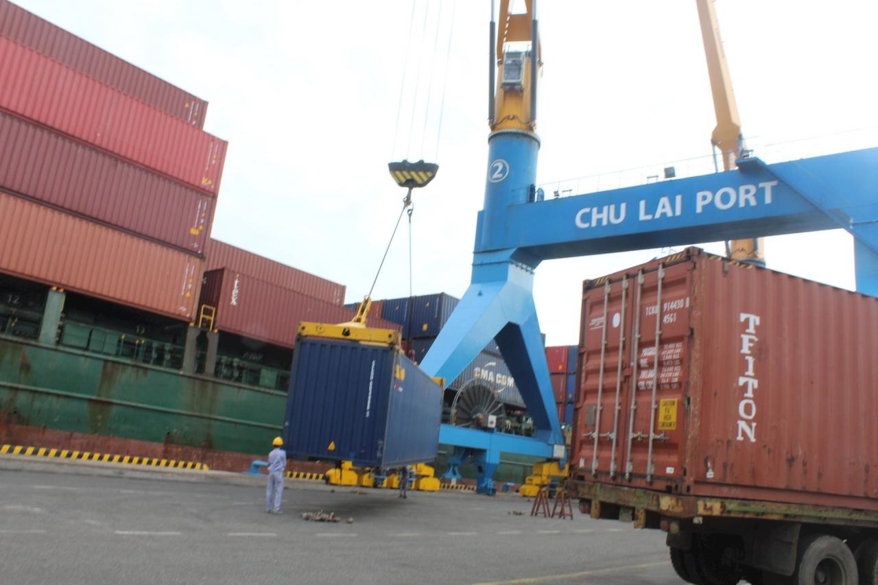 Nhiều doanh nghiệp trên điah bàn Núi Thành hoạt động hiệu quả. Ảnh V.P