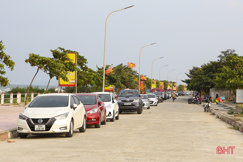 Người kinh doanh tại các khu, điểm du lịch biển Hà Tĩnh phấn khởi vì “thắng đậm”