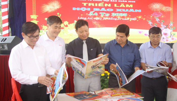 หลงอันเปิดตัวสิ่งพิมพ์และนิตยสารฤดูใบไม้ผลิเกือบ 200 ฉบับจากระดับกลางและระดับท้องถิ่น
