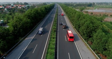 VEC est autorisé à investir dans des systèmes de bornes de recharge électriques sur 5 autoroutes.