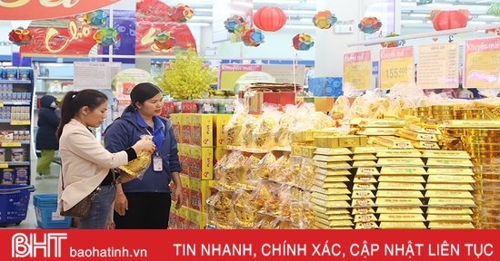 Los productos Tet compiten por estar en los estantes de Ha Tinh