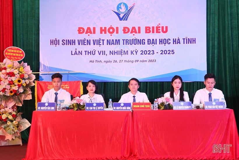 Construire un environnement de développement complet pour les étudiants de l'Université de Ha Tinh