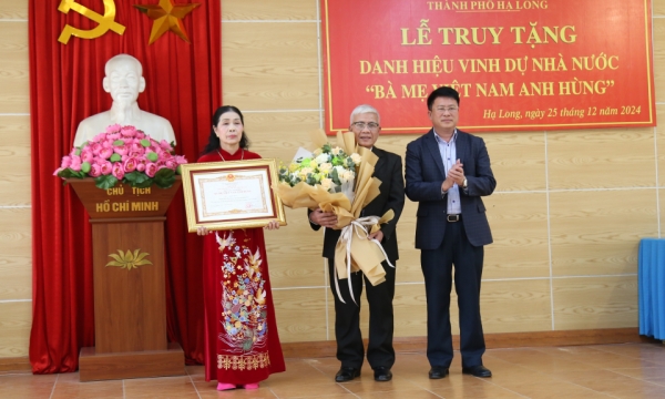 Ville d'Ha Long : le titre de « Mère vietnamienne héroïque » lui a été décerné à titre posthume