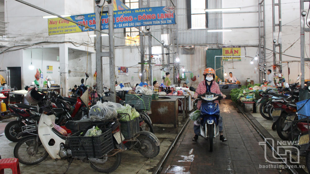 ទីផ្សារត្រូវបានបោះបង់ចោល តូប និងតូបជាច្រើននៅក្នុងតំបន់អាជីវកម្មម្ហូបអាហារមិនមានប្រាក់ចំណូល ឬប្រាក់ចំណូលទាប ហើយត្រូវបិទ និងប្រគល់ទីតាំងវិញ។