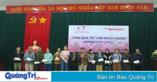 Trao 209 suất quà cho các hộ dân có hoàn cảnh khó khăn trên địa bàn TP. Đông Hà