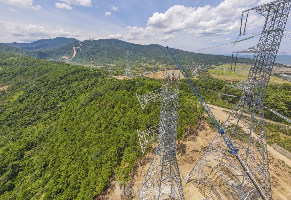 Panorama der 500-kV-Leitung 3 durch Ha Tinh vor der Ziellinie, Foto 2