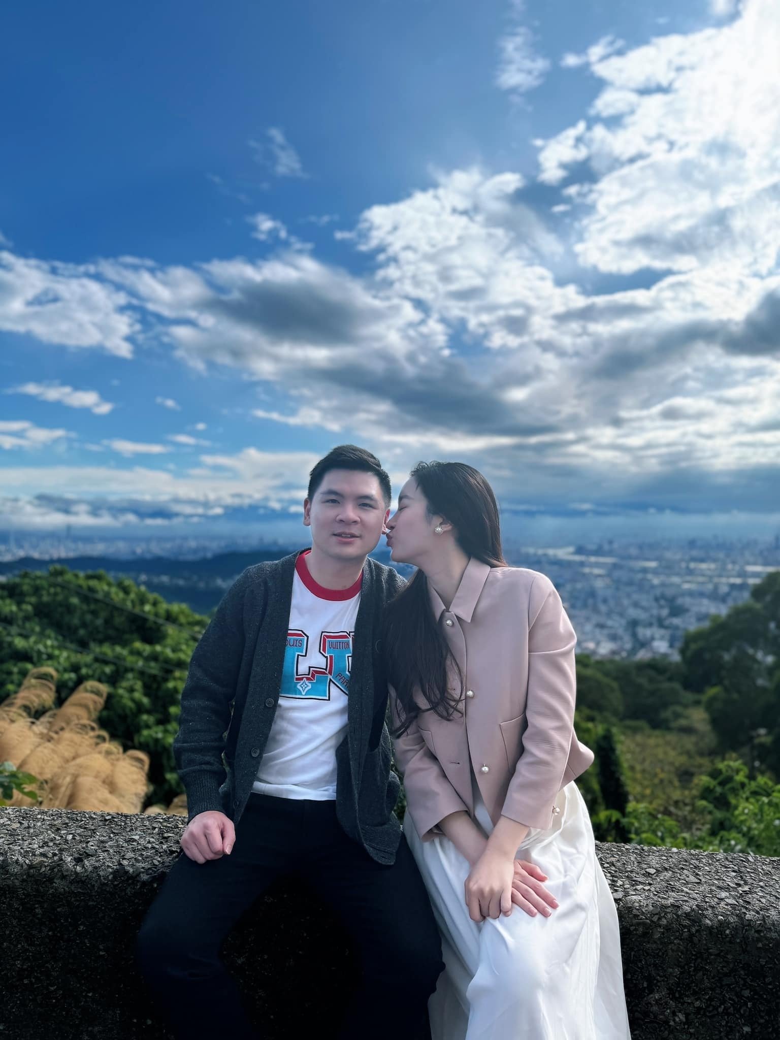 Après son mariage, Do My Linh a limité ses apparitions lors d'événements de divertissement.
