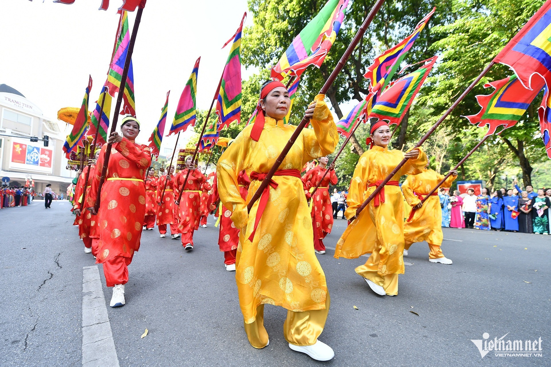 ภาพประทับใจเมื่อคน 8,000 คนแสดงสดฉากวันปลดปล่อยเมืองหลวงริมทะเลสาบฮว่านเกี๋ยม ภาพที่ 14