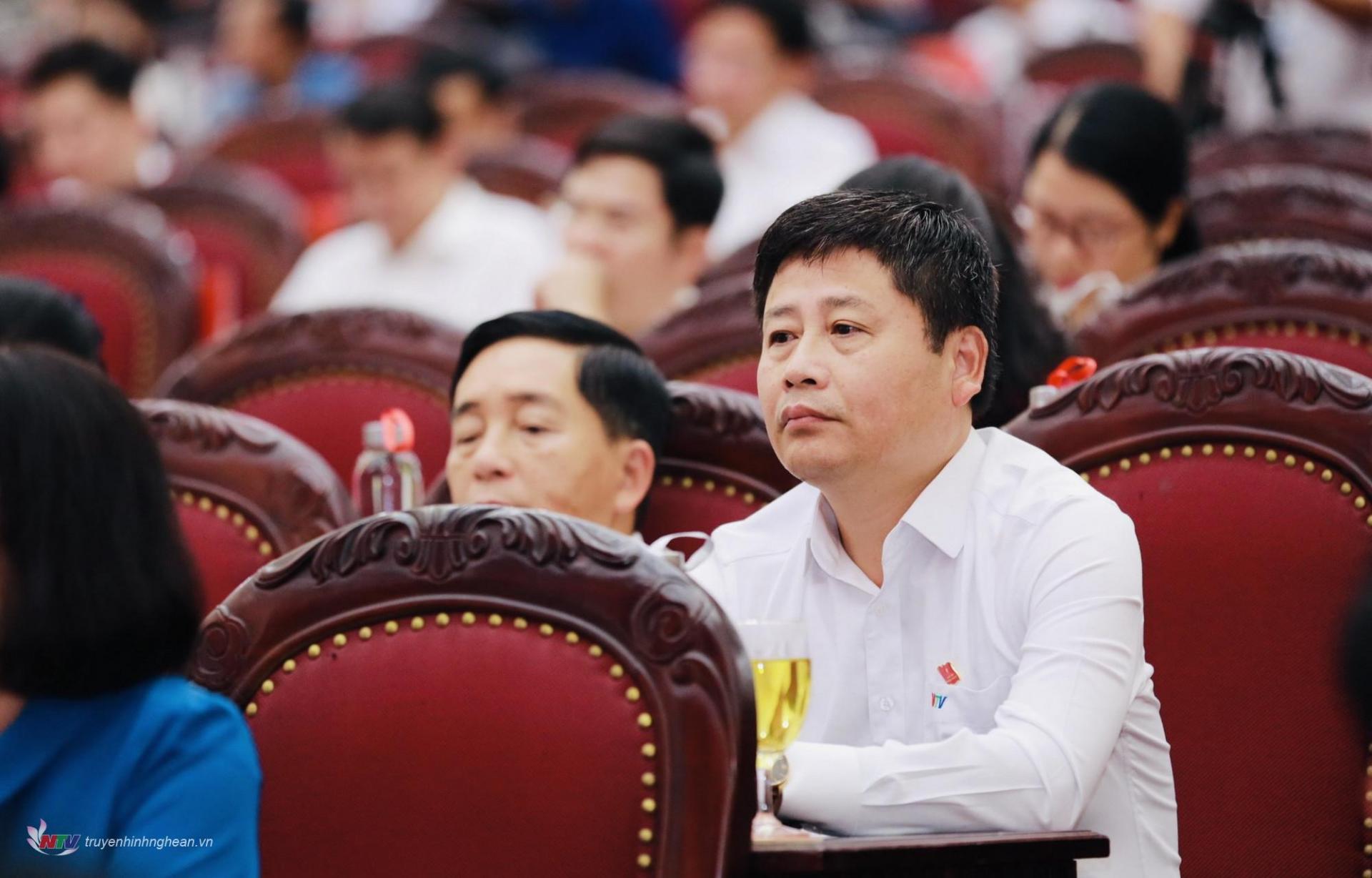 Delegates attending the discussion session.